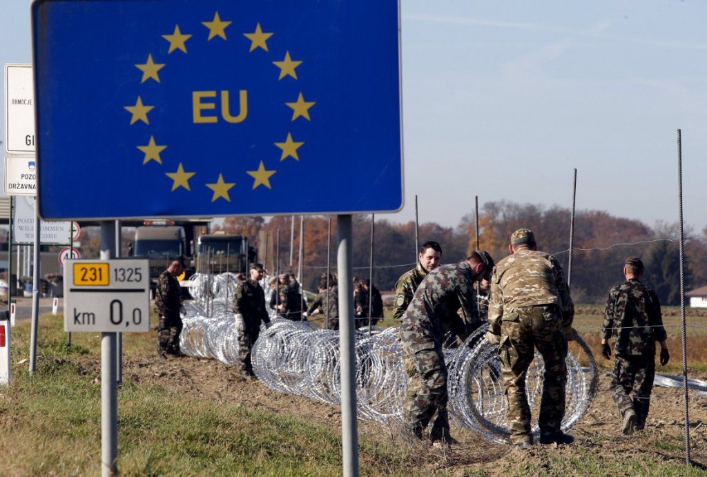 L’ulteriore chiusura di frontiere che si prospetta con il nuovo patto europeo su migrazione e asilo, approvato nel corso della presidenza Spagnola della UE e accolto con soddisfazione da Giorgia Meloni. 